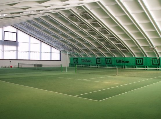 Plätze und Preise: Herzlich willkommen in der Tennishalle Zell am See!